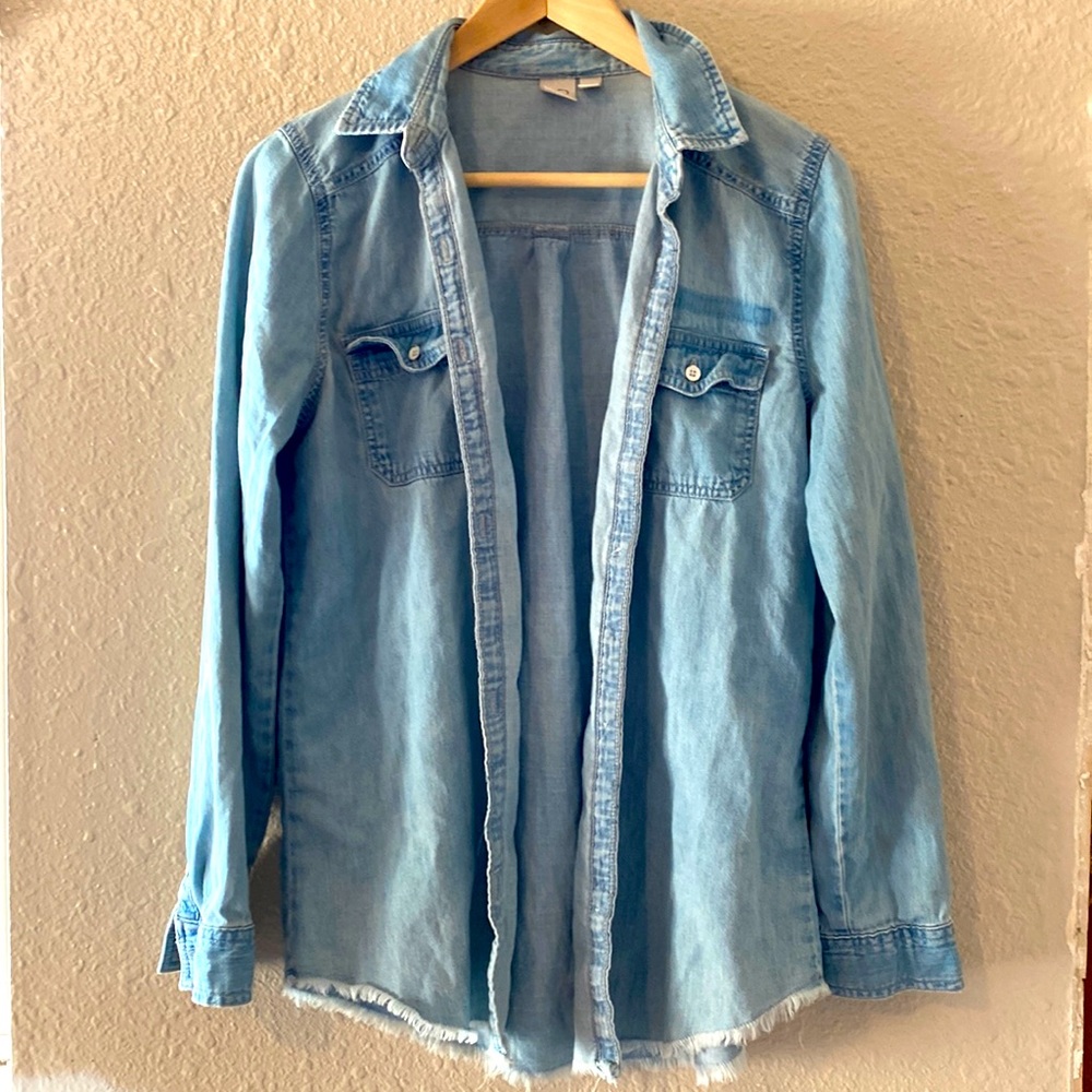100% cotton soft denim button up, women’s small